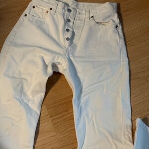 Levis mom jeans (white wash) 29W 32L